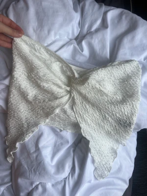 Helt ny topp - Helt ny topp från shein i storlek L men var för liten för mig så skulle säga att folk med s och m kan ha den. Säljer för 40kr