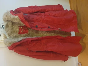 Odd Molly parkas - Jag säljer min Odd Molly parkas. Den är i strl xs och är i väldigt fint skick, knappt använd. 