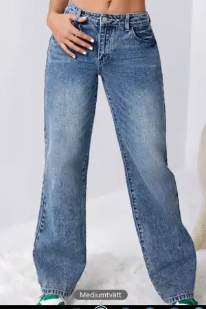 Bra skicka vida jeans med lågmidja i stl s