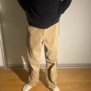 Carhartt Manchester byxor - Så snygga Manchester byxor från carhartt, aldrig använda. Köpta för 1200 säljer för 500