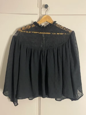 Zara topp - Jätte fin zara blus som jag inte får någon användning av!
