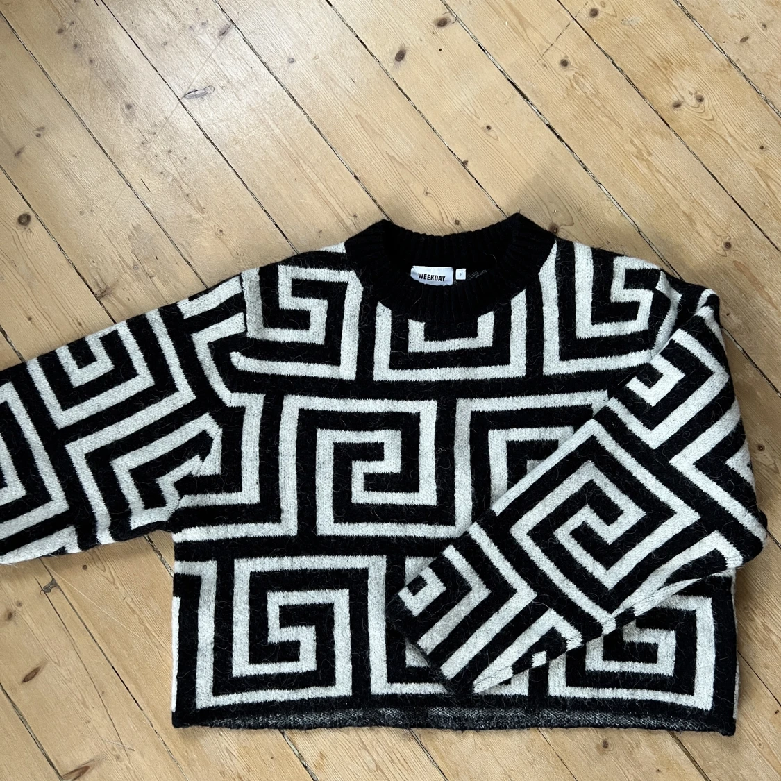 Weekday, tröja, strl S - 91