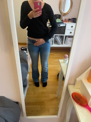 Lågmidjade jeans  - Skitsnygga Lågmidjade Jeans från hm som är helt slutsålda säljer pga att de inte passar hör av er vid frågor!❤️❤️❤️