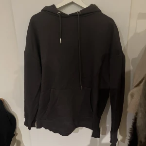 Hoodie - Strl 38. Från Nelly.com