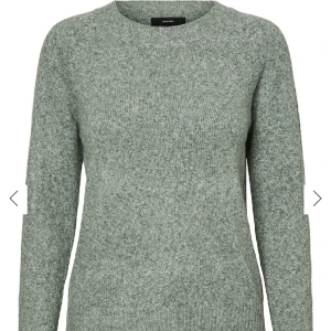 Vero Moda Stickad Tröja - Grön stickad tröja från Vero Moda i storlek S, helt oanvänd. Mitt pris 130kr och ordinarie 250kr.