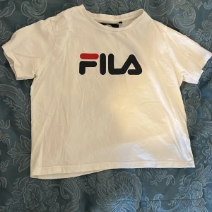 Tryckt t-shirt - Har bara haft på mig en gång, Inga defekter. Köpt för 250 kr adidas outlet<3
