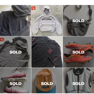 Diverse plagg till salu - Säljer en hel del grejer. Allt finns uppladdat på depop (dannepannedepop). Om något är utav intresse är ni välkomna att höra av er här. Allt från hoodies, t-shirts och jackor, till skor och byxor. Uppdateras ständigt! https://depop.app.link/BhQvrpYf6Db