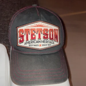 Stenson keps - Köpte denna för 500 säljer den för 330 kr.  Skick 7/10