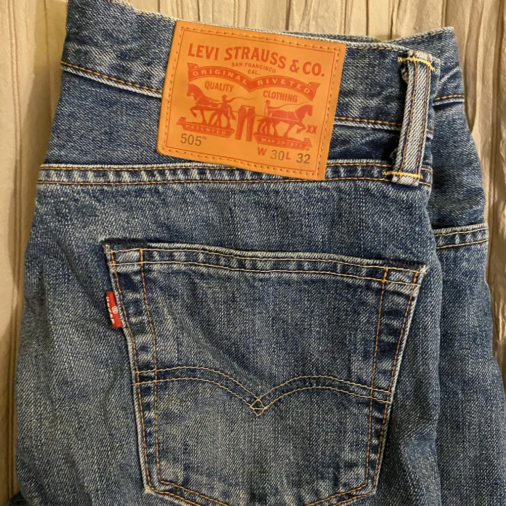 Levis 505 W30 L32. Använder ej längre, jättrebra skick.. Jeans & Byxor.