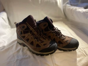 Salomon Ultragrip vinterkänga - vandringskänga - Salomon vinterkänga / vandringskänga. I princip oanvänd, i mycket gott skick!
