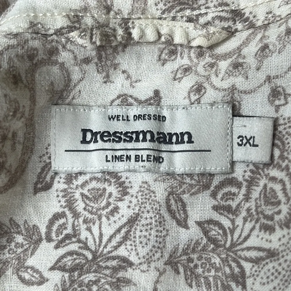 Kortärmad skjorta från dressmann. Skön linen blend. Använd ”köp nu”. . Skjortor.