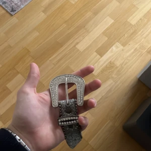 rhinestone bälte - fett bälte inte min stil längre
