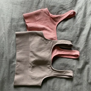 Tränings-bh - Säljer nu två stycken tränings-bh från aimn i storlek Xs. Använda ett fåtal gånger. De kostar 50kr styck. Om du köper båda behöver du endast betala 80kr