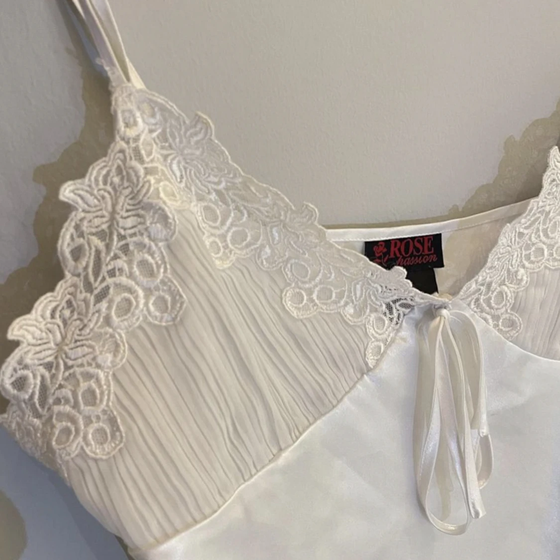 Satinlinne med spets - 91