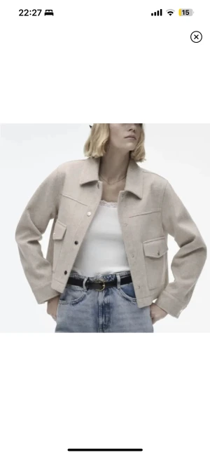 Kappa Zara  - Säljer min fina kappa från zara för har inte kommit till andvänning, den är som ny då den bara har andvänts Max tre gånger💕