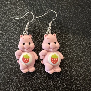 Örhänge Krambjörnarna  - Nya örhänge med Krambjörnarna. Krokarna är inköpta som nickelsäkra.