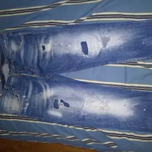 Äkta dsq2 jeans storlek 46 passar m 1000kr eller byte