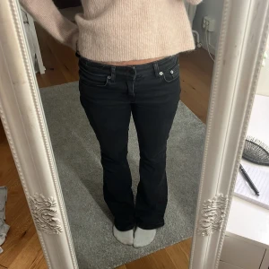 Svarta lågmidjade jeans!! - As snygga svarta lågmidjade jeans!!😍😍