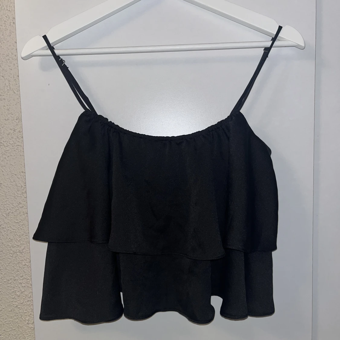 Svart flowy topp  - 90