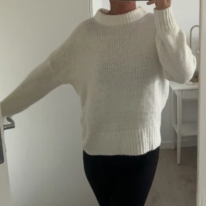 Stickad tröja - Stickad tröja köparen står för frakten 