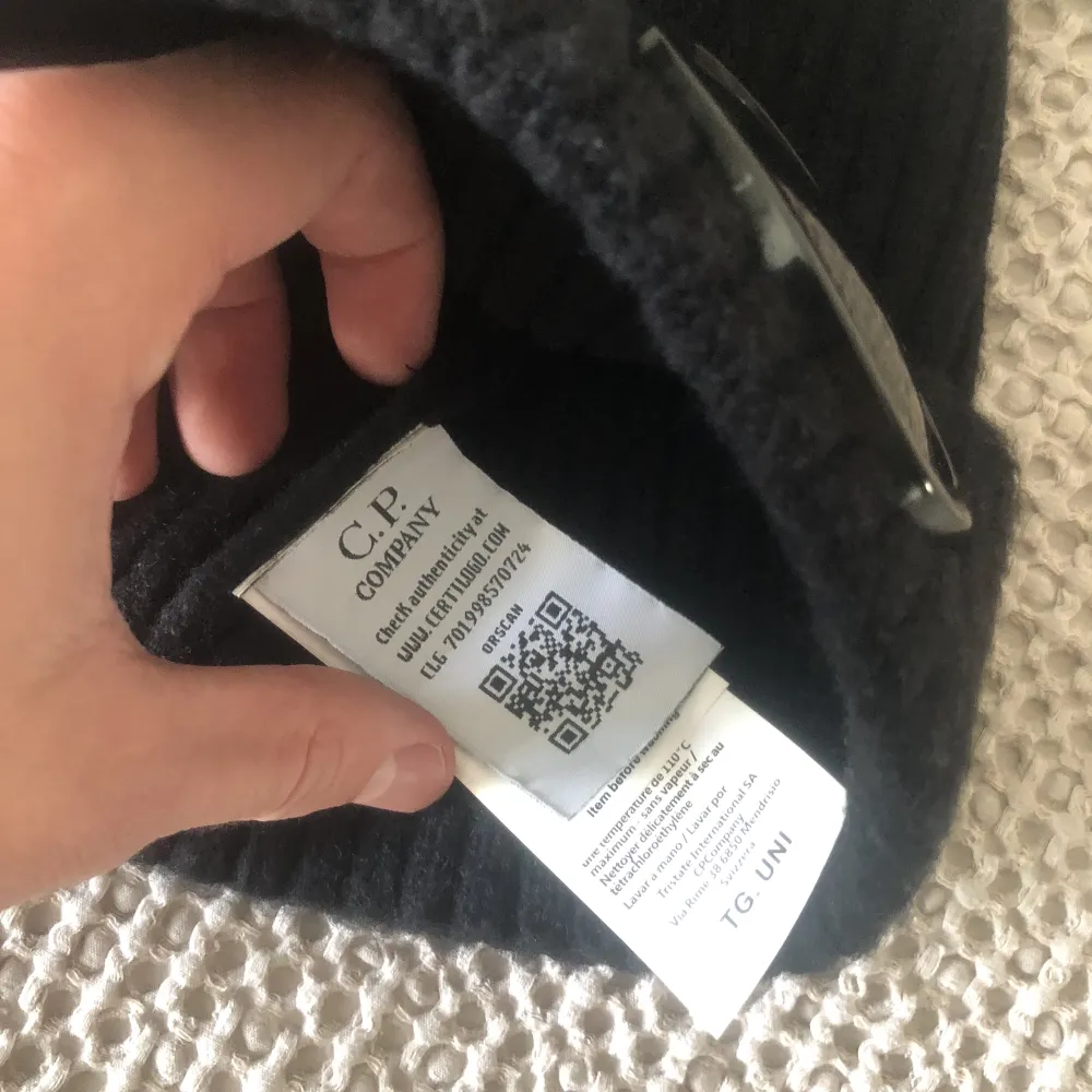 Säljer nu en cp company mössa köpt förra vintern men bara använd 2 gånger pga jag köppte en annan. Hör gärna av dig vid intresse!. Accessoarer.