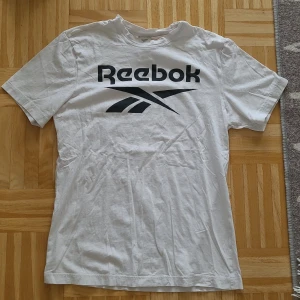 Reebok tshirt - Använd få gånger 
