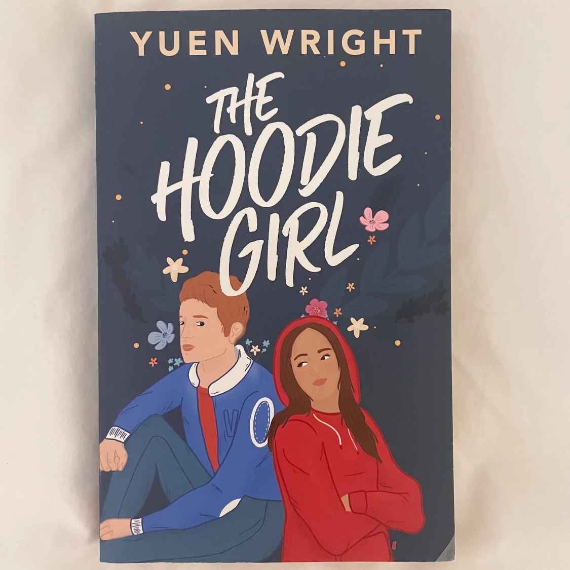 ”The Hoodie Girl” av Yuen Wright