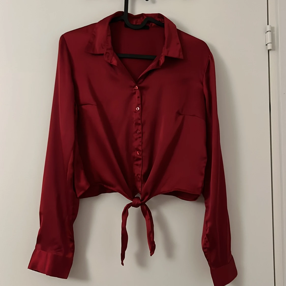  Vinröd skjorta  - 90