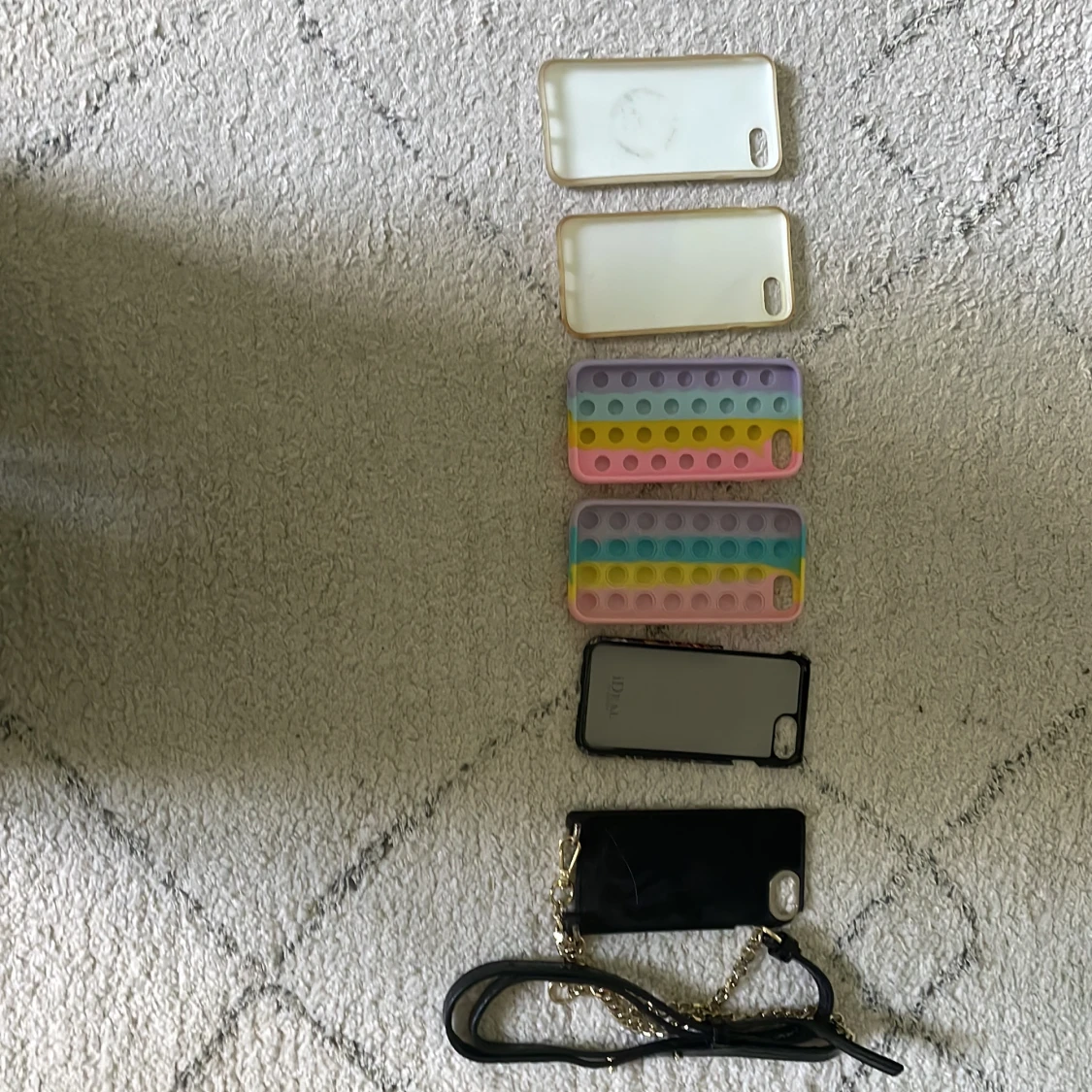 Säljer 6 iPhone 8 skal (funkar också till se)!🎊🎉🎁 - 90