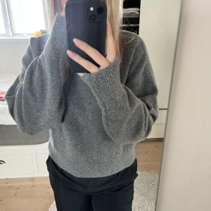 Stickad tröja  - Fint skick