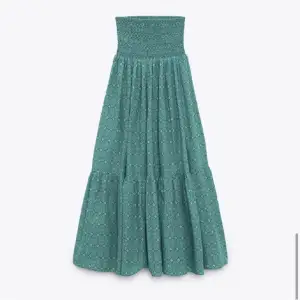 Vill gärna byta denna kjol som är i storlek M till en i storlek S, ( KJOLEN ÄR INTE TILL SALU) 🫐💘