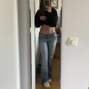 Fornarina jeans - Super snygga jeans från fornarina. Sitter bra och snyggt men kommer inte så mycket till användning tyvärr❤️❤️❤️