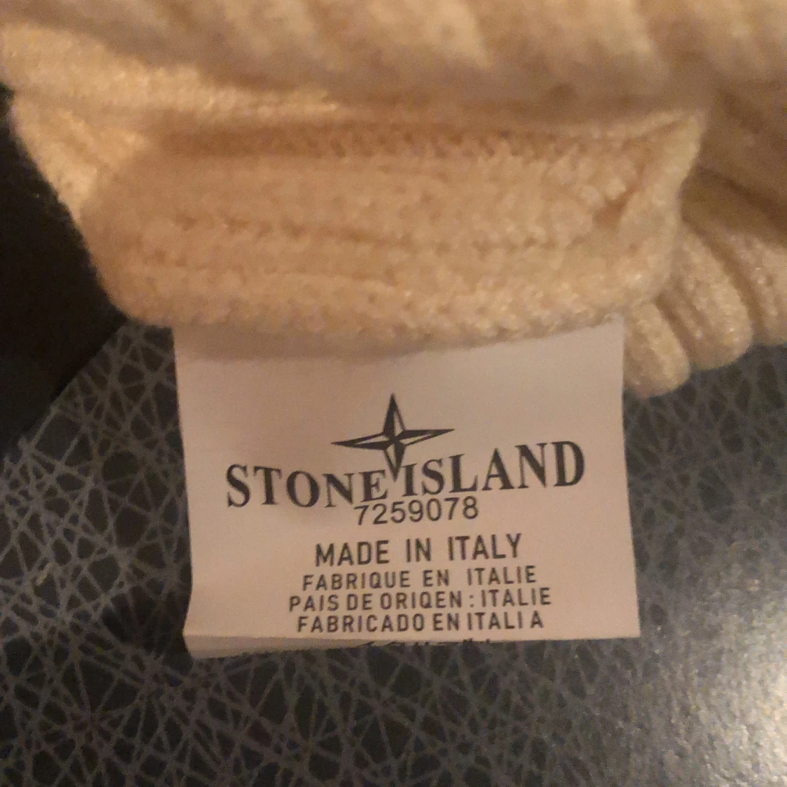 Stone island mössa vit - 91