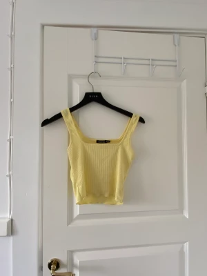 Söt topp - 💛💛