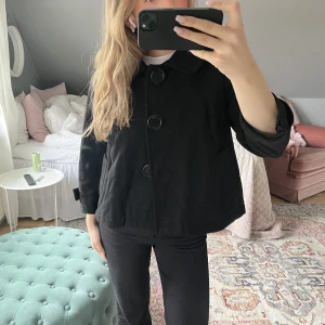 Trekvartsärmad jacka - Superfin jacka med trekvartsärm💓 ( det är spegeln som är smutsig inte jackan)
