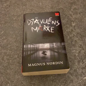 Bok - En bok, ryslig och spännande. Kontakta vid frågor!