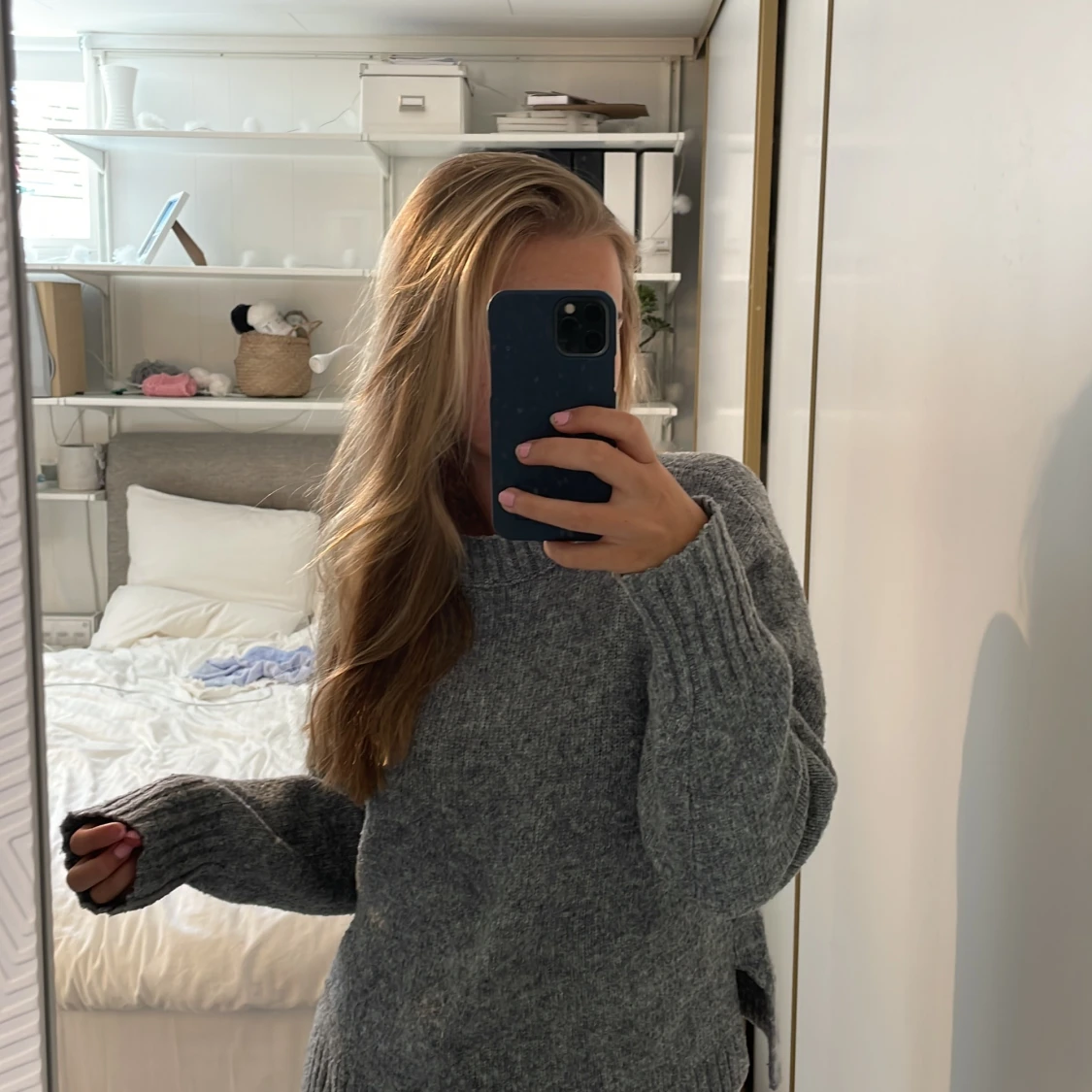 grå tjock tröja  - 90