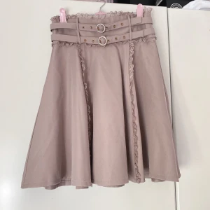 Rojita Kjol - Rosa kjol från det japanska märket Rojita! Säljs då den ej används! Super söt och i gott skick! 
