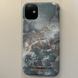 Ideal of sweden skal iphone XR/11 - Aldrig använt skal i modellen XR/11🩷 Tryck gärna på köp nu🩷. Har 5 andra skal i samma modell! 
