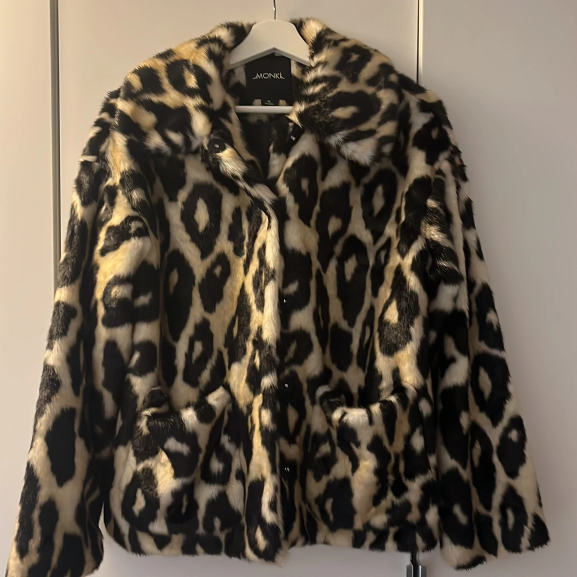 Monki pälsjacka leopard 