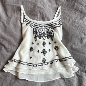 Linne - Supergulligt linne som knappt är använt! Skriv gärna privat om du har några frågor❤️