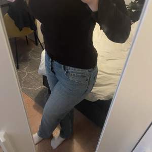 snygg straight jeans från zara