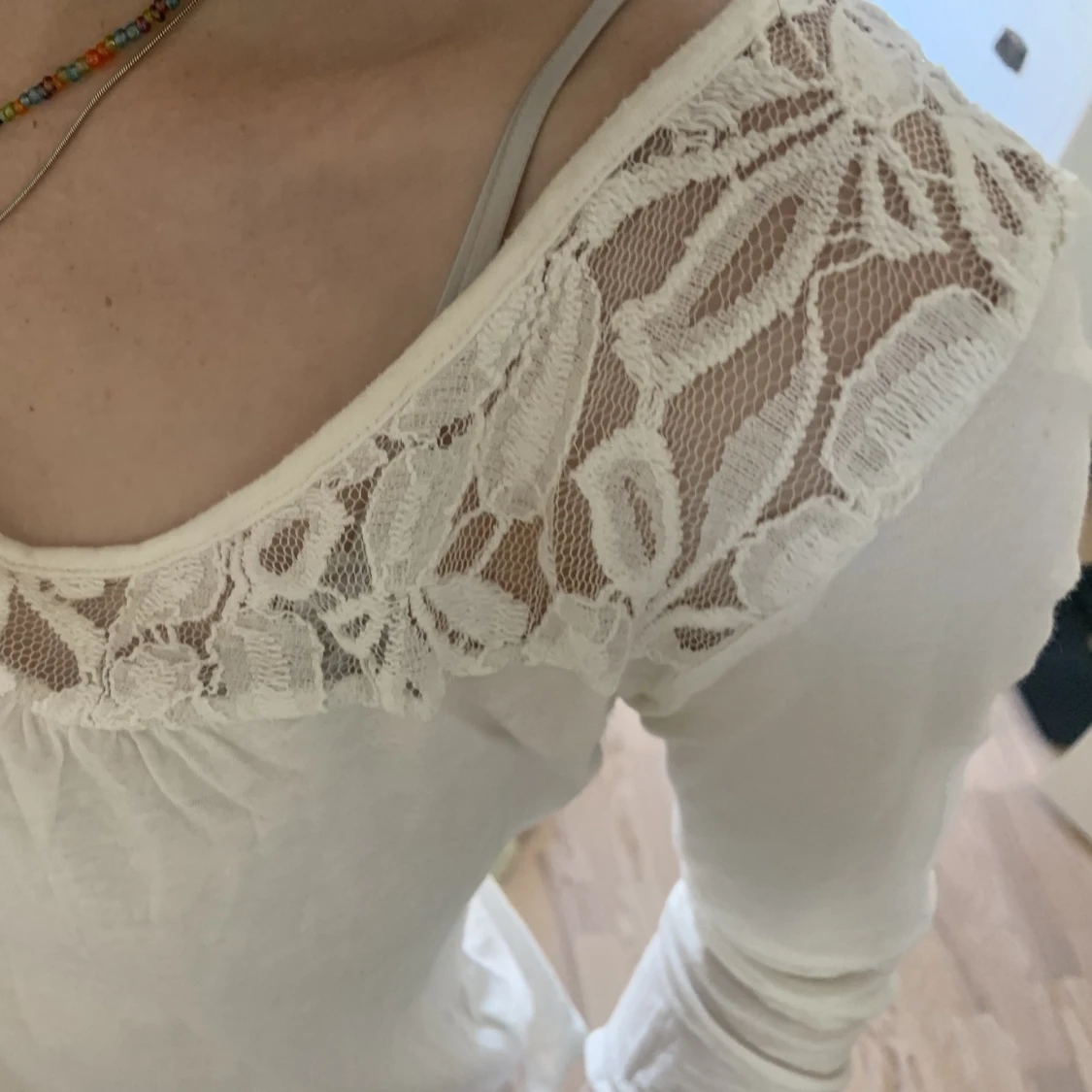Vit topp med spets - 90