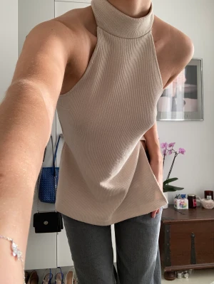 Snygg topp - Supersnygg att ha till skolan elr en utekväll 🥰🥰