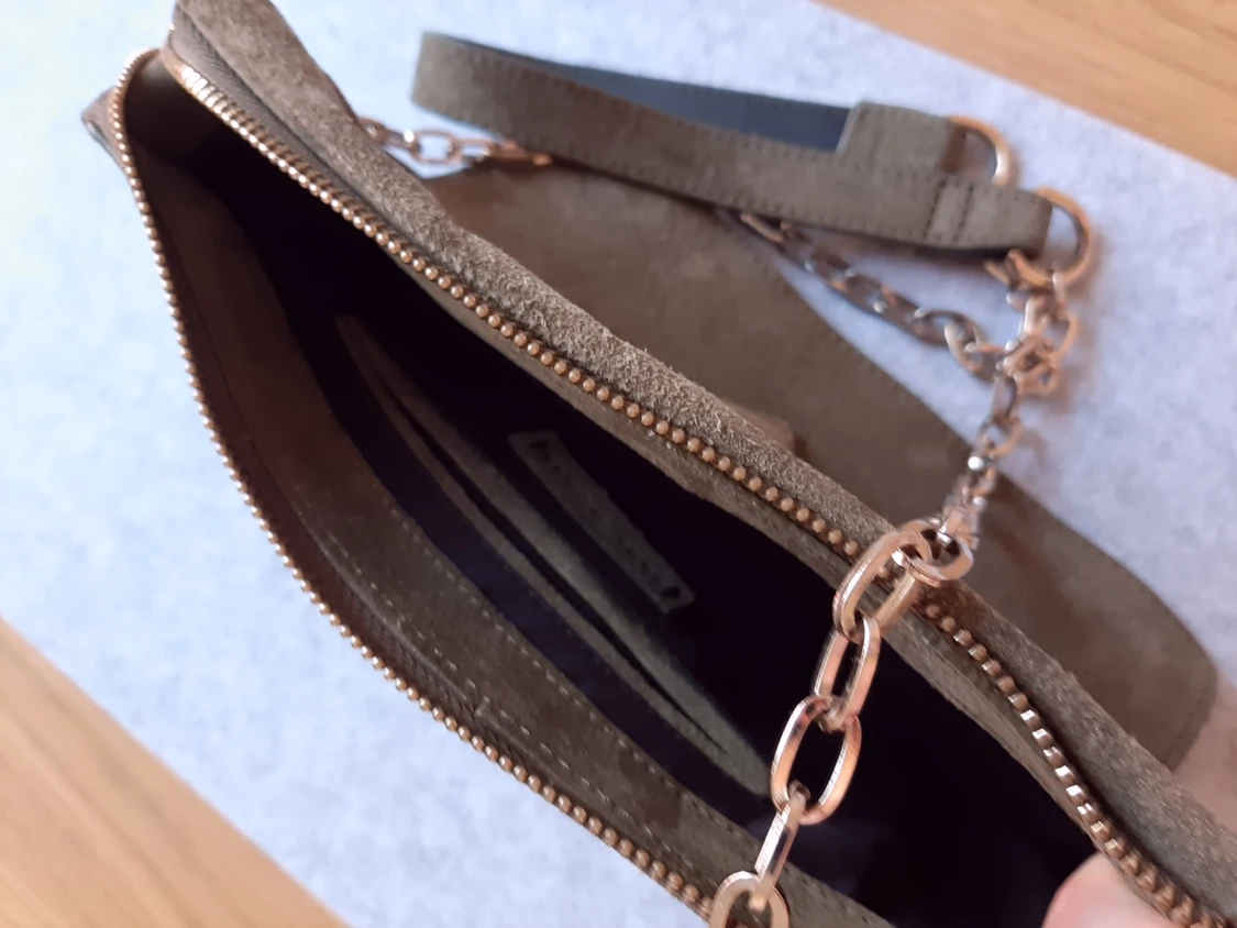 Kuvertväska i äkta skinn (mocka) - 90