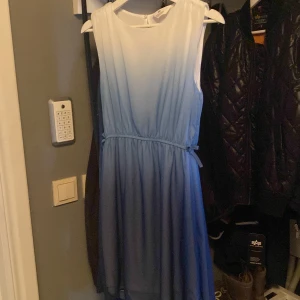 Klänning  - Oanvänd