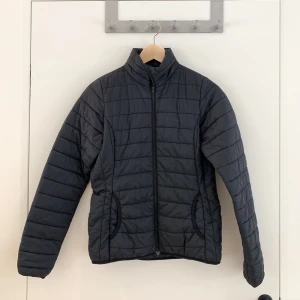 Dunjacka från Everest - Dunjacka från Everest i storlek 35