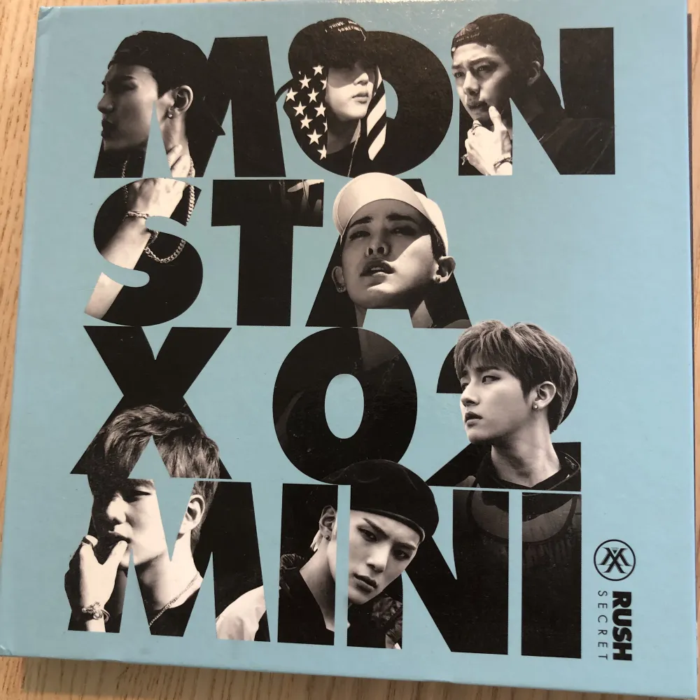 Monsta X Rush mini Album från 2015. Innehåller endast ett kort, på Hyungwon. Kan skickas per post, eller mötas upp i Malmö. . Övrigt.