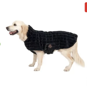 Fleece till hund - Teddy fleece till hund. 70cm. Tog bilderna från internet. den är alldeles för stor för min hund då dem skickade den som extra tillsammans med fodret. Inte använd. Märket är tiaki. 