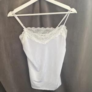 Vitt linne - Använt en gång, inte som jag kände passade mig